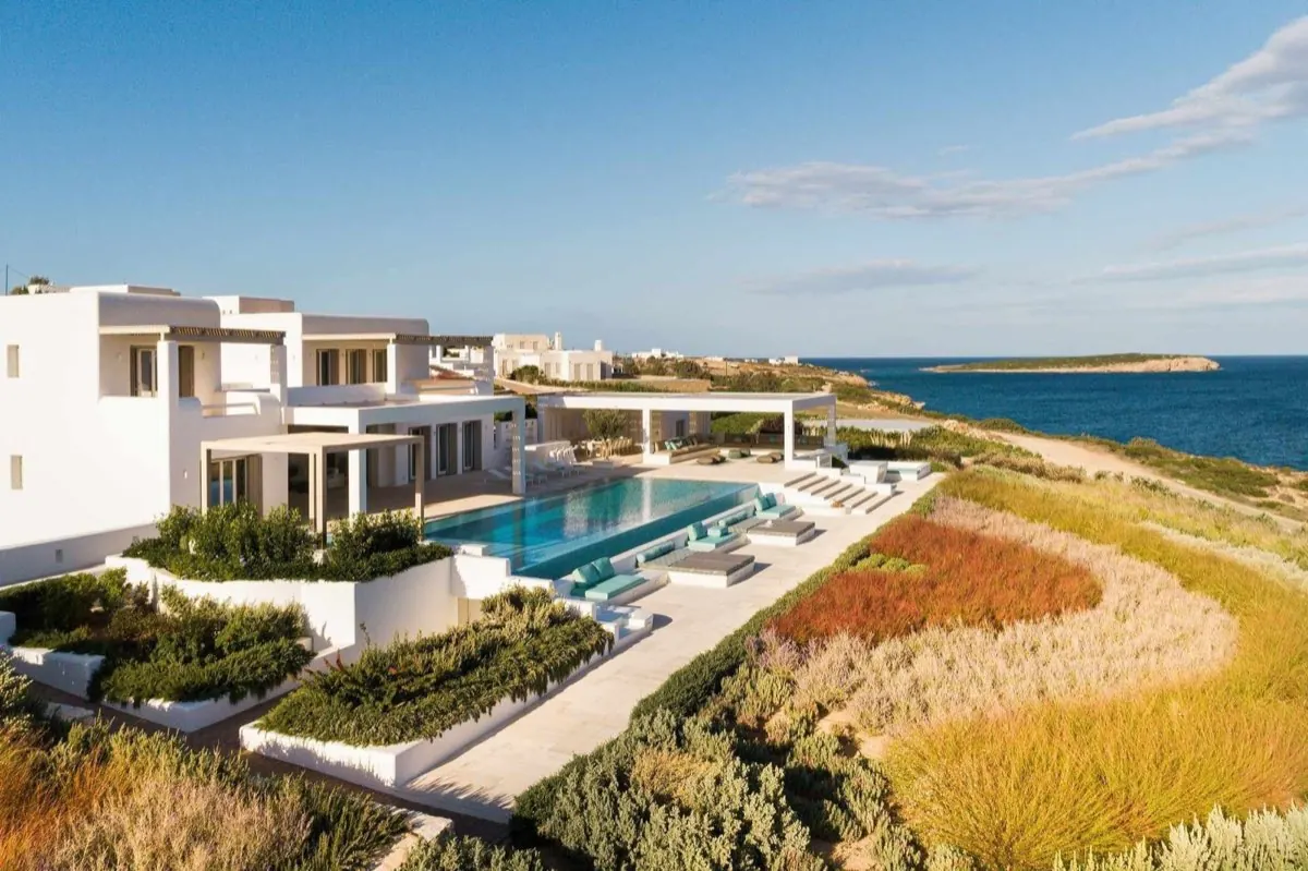 Ege kıyısında bir villa